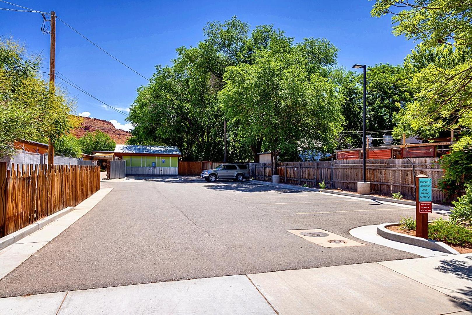 Downtown Kokopelli West 6 - Newly Remodeled Stylish Studio モアブ エクステリア 写真