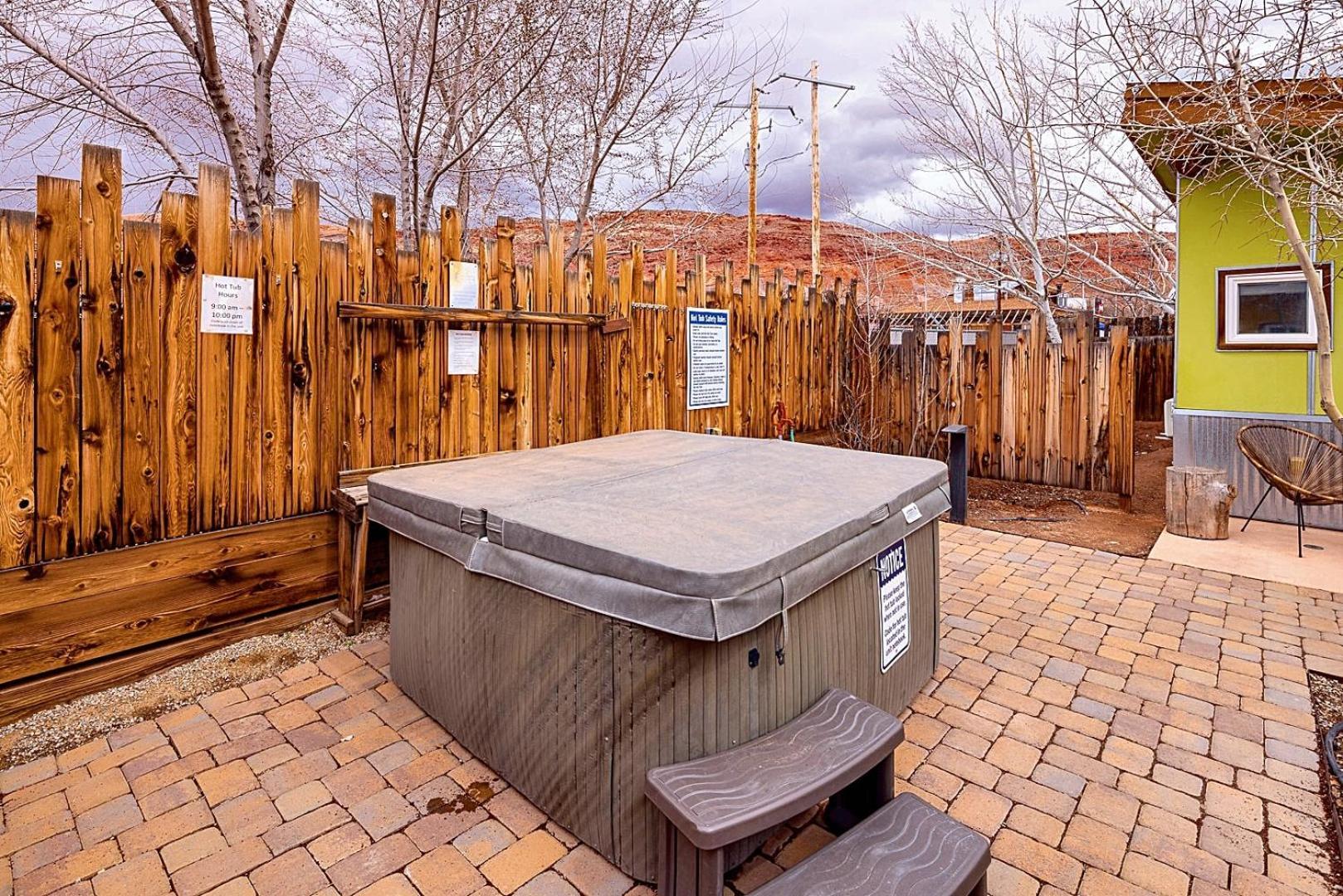 Downtown Kokopelli West 6 - Newly Remodeled Stylish Studio モアブ エクステリア 写真